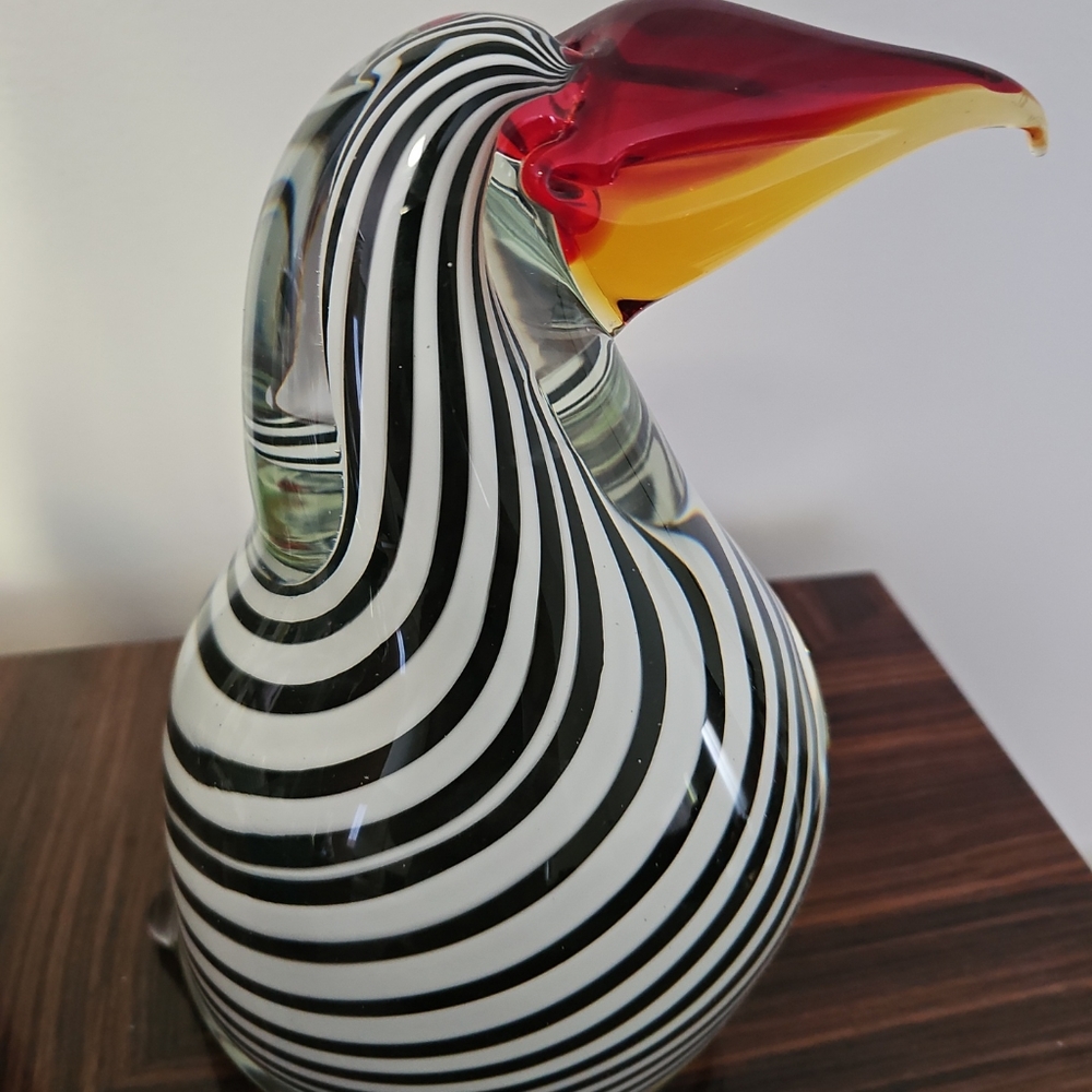 Vintage Murano  Toucan Glass Bird Figurine, Black & White Spiral Blown. 10.5" H